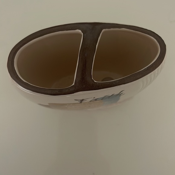 Toothbrush holder - Picture 2 of 2